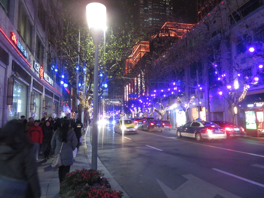 Shanghai street scene - onaroadtonowhere.com