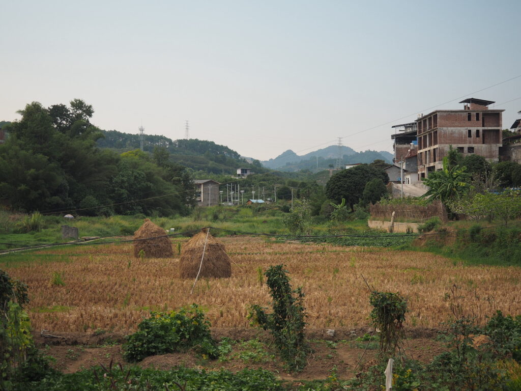 Village life Yangshuo, China - onaroadtonowhere.com