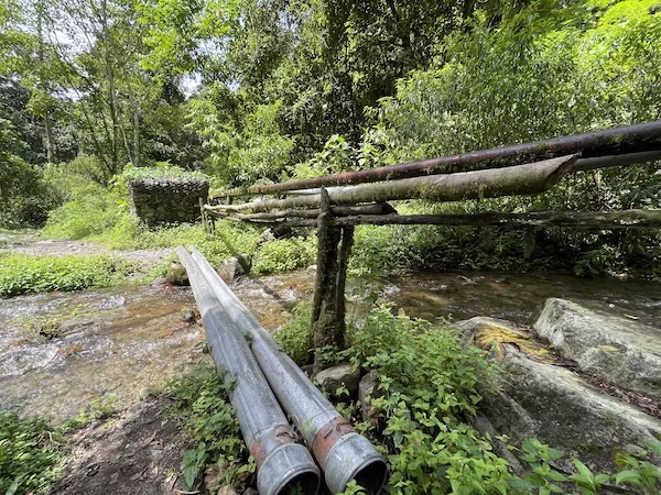 A pipe bridge over a stream on the Pipeline trail.