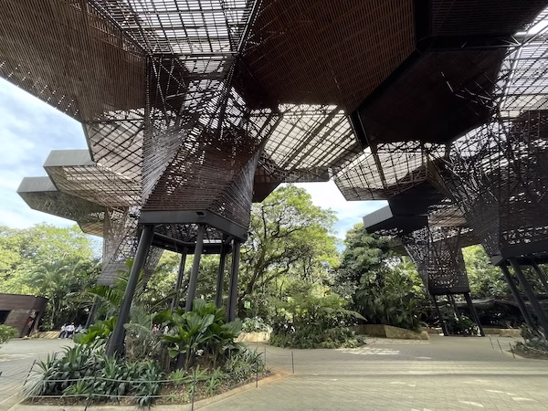 Shade coverings in the Medellin botanical gardens